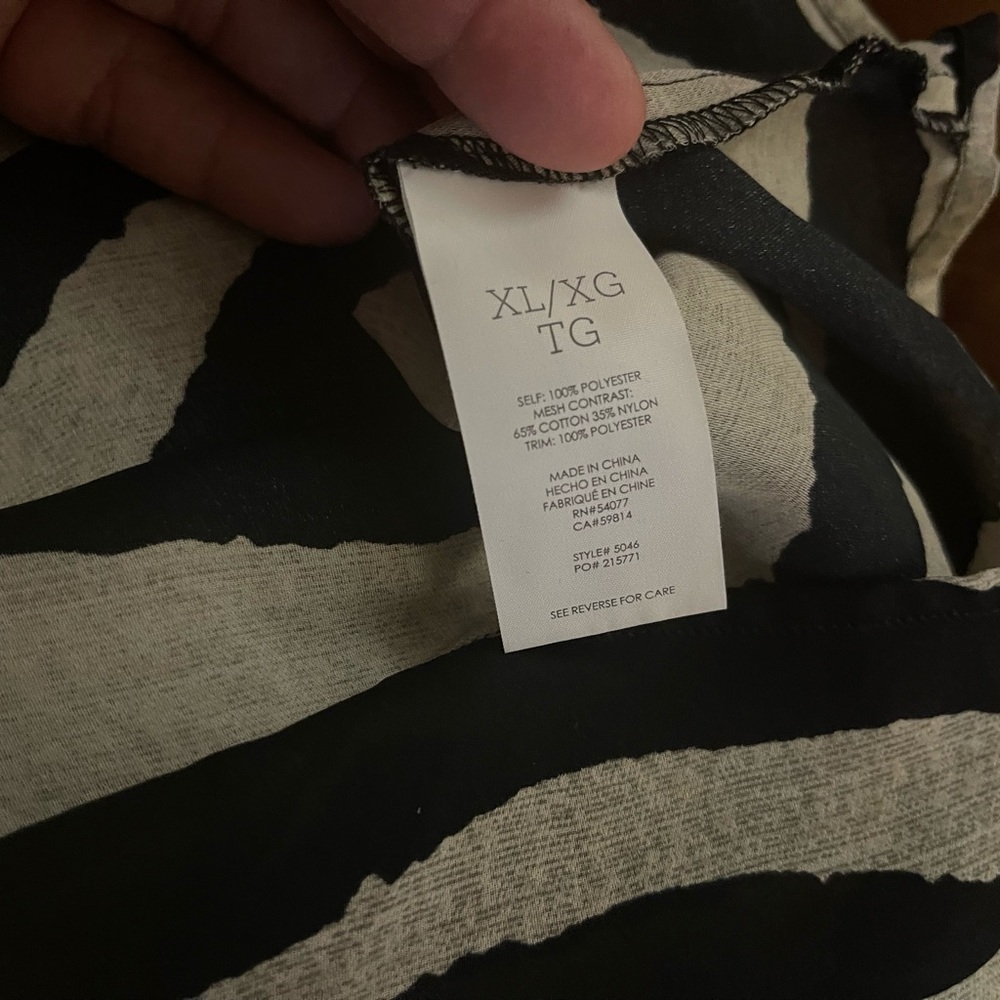 CAbi Black and Gray Textured Top - Picture 6 of 6